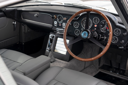 Aston-Martin-DB5-James-Bond-7.jpg
